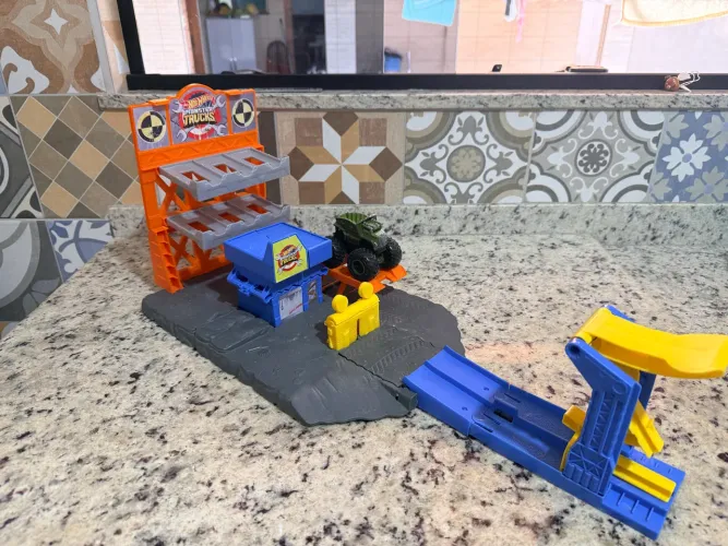 Pista Hot Wheels - Monster Trucks