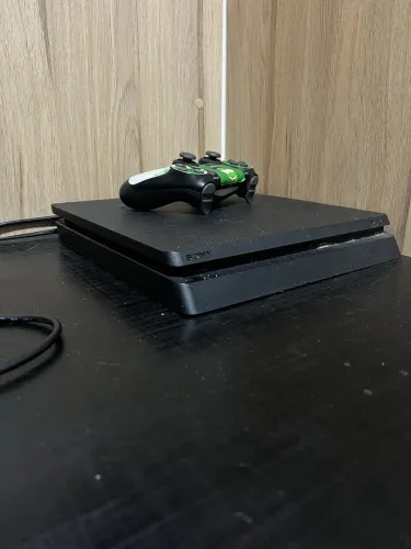 PS4 slim usado