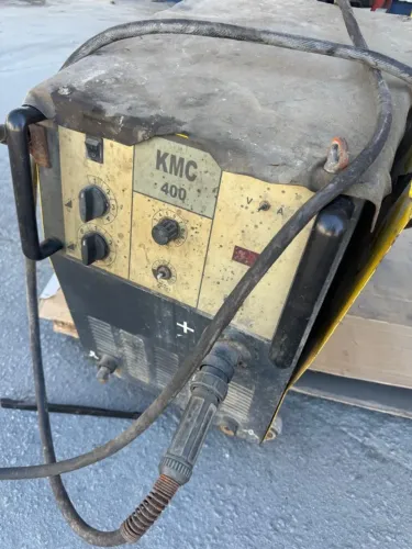 MAQUINA DE SOLDA 400 KMC