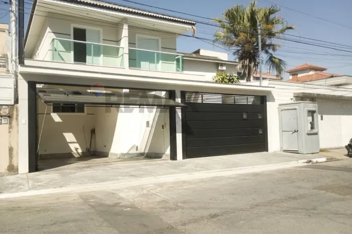Casa de Alto Padrão à Venda | Vila Galvão | 200 m² | 3 Suítes | 4 Vagas | R$ 1.590.000,00