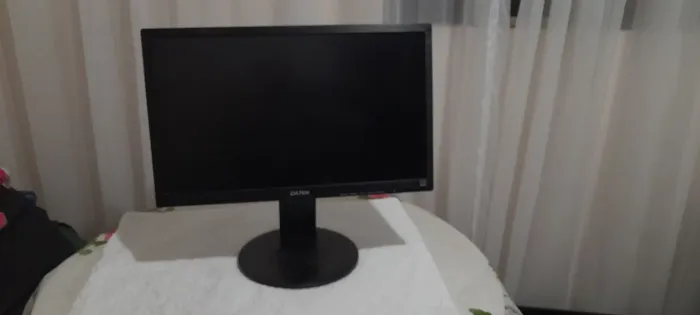 Telas de computadores usadas