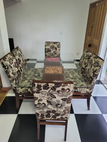 Mesa vidro temperado com 6 cadeiras