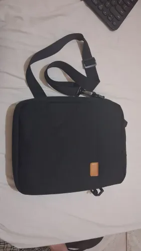 Vendo essa capa de Tablet e esses dois teclados por 100