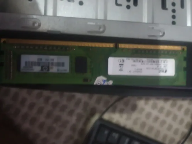 Memória DDR 3 de 1 GB ( 1066 MHz)