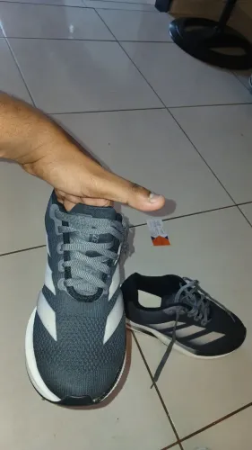 Vendo 2 pares de Tenis pouco usado e muito conservado!