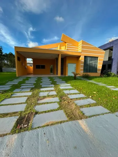 Casa Térrea de 3 suítes semi-mobiliada no Parque Verde - Belém  PA