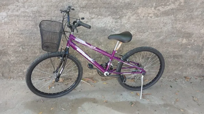 Bicicleta CATRU Bike Modelo BELLA aro 24 e 21 marchas cor violeta