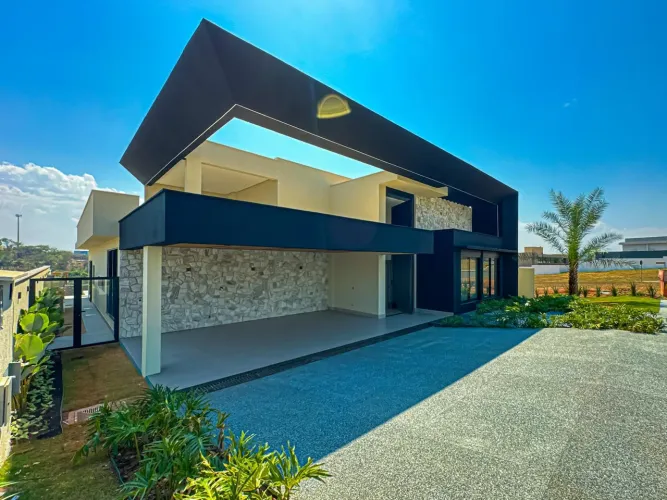 Casa térrea à venda no Plateau D'Or Privilege com 4 suítes e 380 m²
