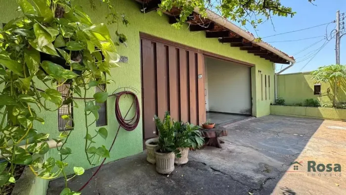 Casa térrea Residencial/Comercial para venda no Bairro Jardim Tropical, Cuiabá. Próximo ao