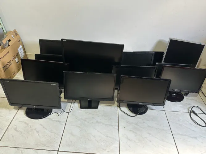 Monitores de 16 polegadas 200,00 19 350,00 loja fisica
