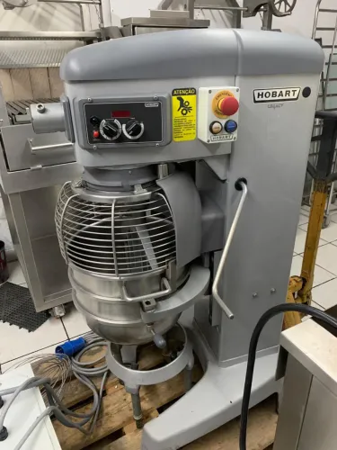 Batedeira Industrial Hobart Legacy HL300 30L 220V Trifásica - Excelente Estado