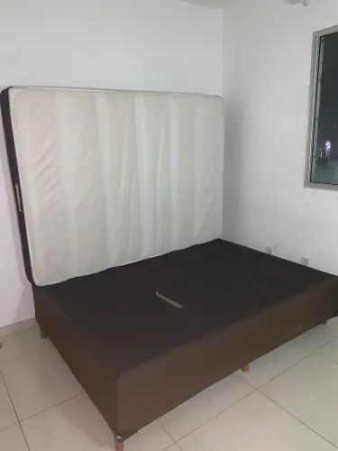 Vende-se cama box casal