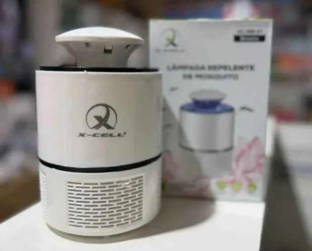 Luminária Armadilha Para Muriçoca Mosquito Com Luz Uv Que Atrai e Ventilador De Sucção