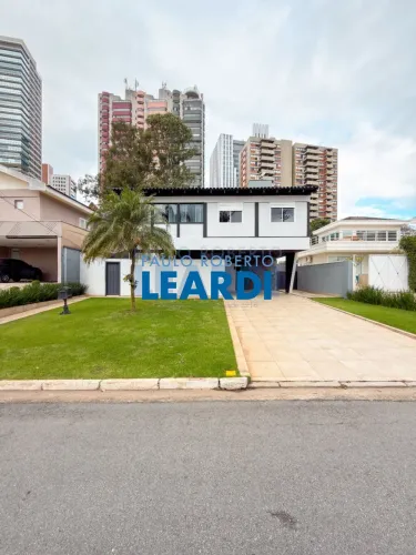 CASA EM CONDOMÍNIO - ALPHAVILLE - SP