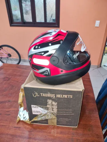 Vendo capacete modelo Sam Marino