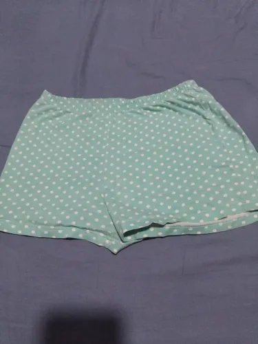 Shorts feminios tamanho 10 anos.