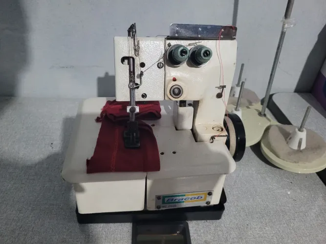 Máquina galoneira bracob