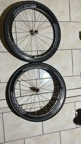 Rodas zipp tubulares