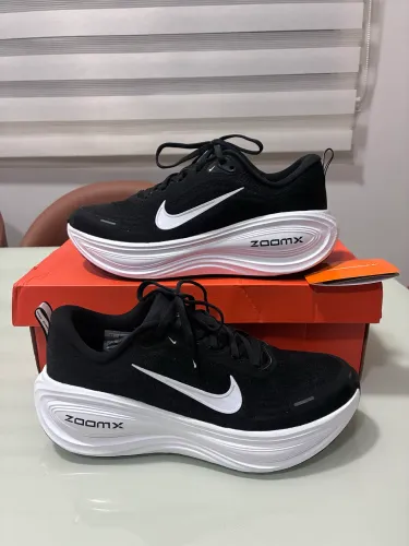 Nike Vomero Plus