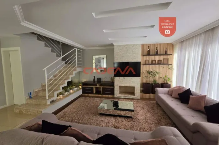 Casa com 4 quartos e 3 vagas para aluguel no Orleans