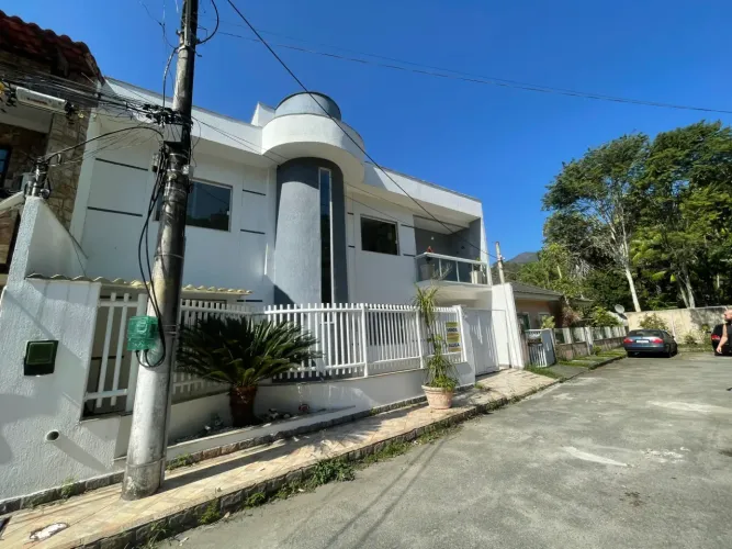 LINDÍSSIMA CASA VENDA NO CONDOMÍNIO VILLAGE DO RIO DA PRATA - RIO DA PRATA- CG - RJ