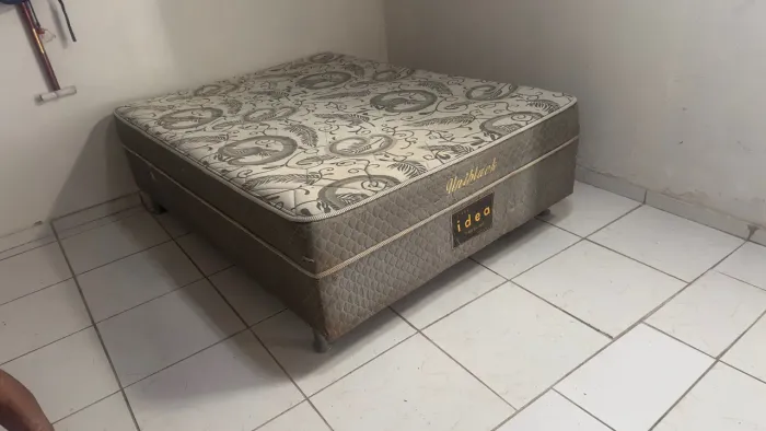 Cama box de casal *