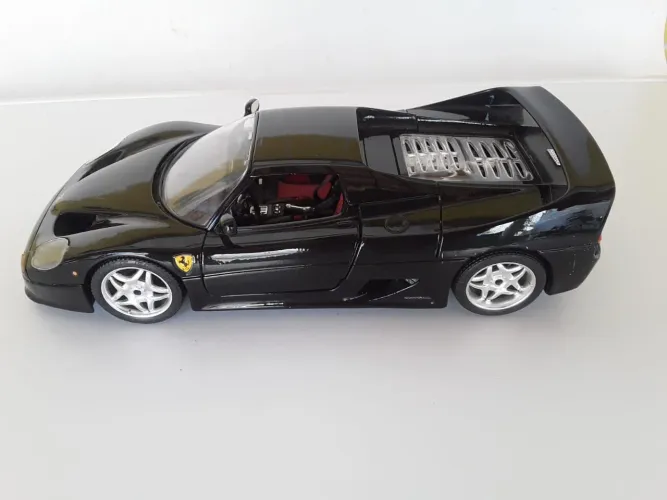 Miniatura Ferrari F50