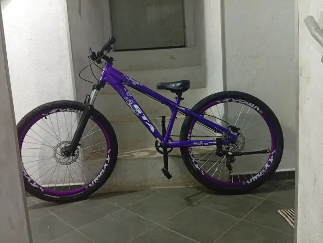 Bicicleta GTA REBEL aro 26 roxa exclusiva