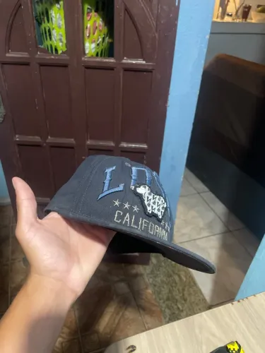 VENDO BONÉ DA LOST RELÍQUIA PREÇO DE DESAPEGO