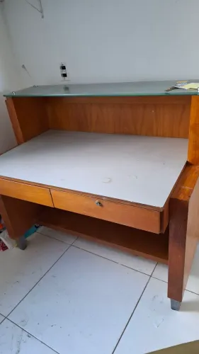 Mesa escritório armário