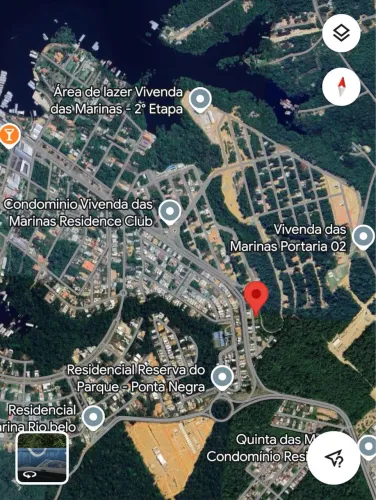 Terreno em declive com fundos para APP