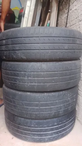 4 pneus aro 15 perfil 195-65 Bridgestone + de meia vida, está parado sem uso 