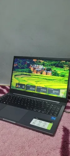 Vendo Notebook Samsung Book i3 550XDA