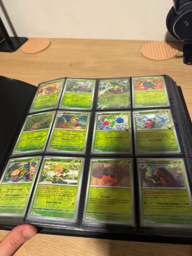 Coleções Pokémon + bulk de pokebolas e foil