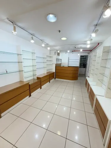 Galeria para venda com 48 metros quadrados em Humaitá - Rio de Janeiro - RJ