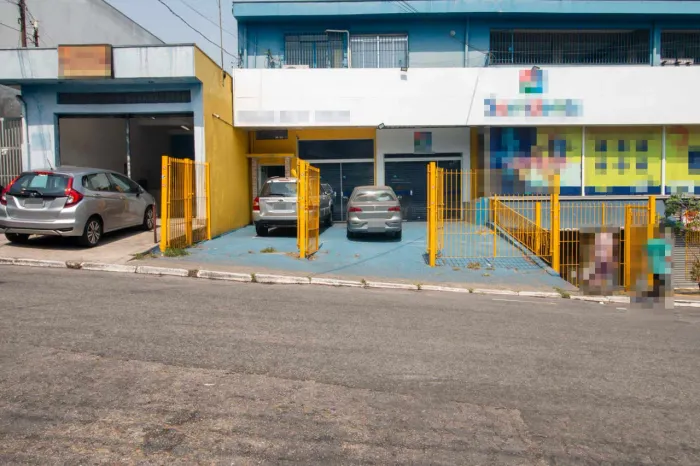 Casa comercial na Rua João da Cruz e Sousa, 437 - Segundo andar  200 m²