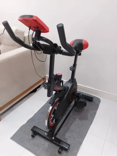 Vendo bicicleta ergométrica.