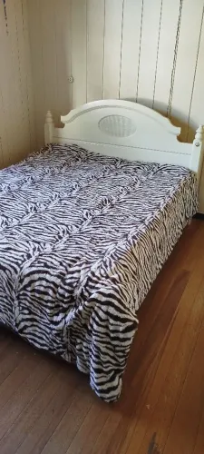 Vendo cama e colchão 