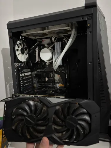 RTX 2060 6GB Gigabyte com defeito