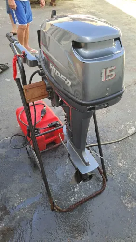 Motor de popa 15hp Hidea 14 horas de uso