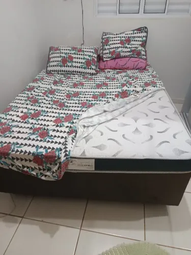 Cama box 700,00