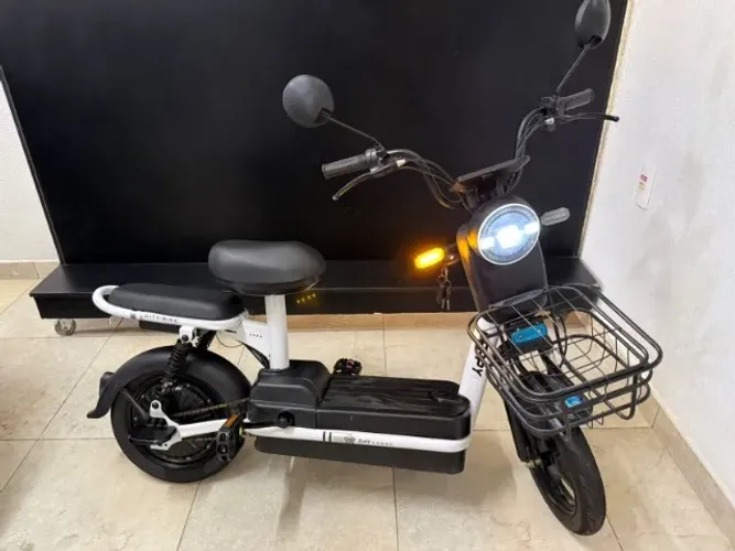 Bike elétrica Scooter com cesto não precisa CNH 350W 