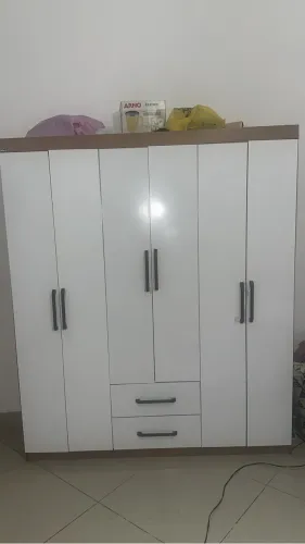 Vendo Guarda-roupa de 6 portas