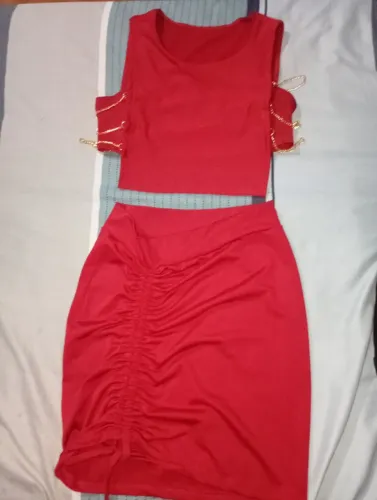 Vendo conjunto de saia e cropped