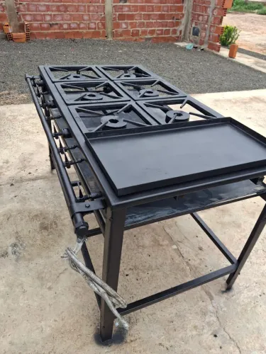 Fogão industrial 6 bocas e chapa .