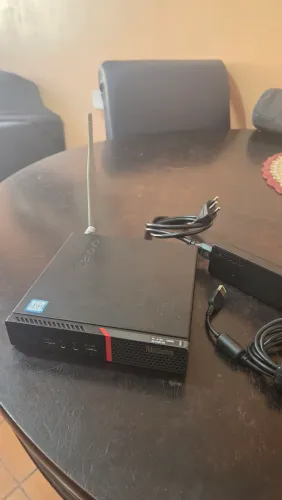 Mini PC Lenovo ThinkCentre M900 - Core i3 - 8GB - SSD 250GB - HD 1TB - ACEITO CARTÃO