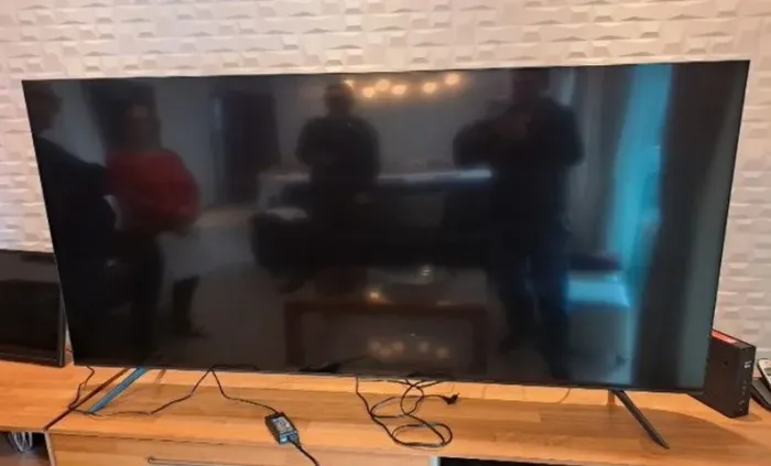 Tv Samsung 75 pol para peças.