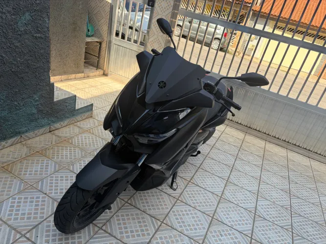Vendo Yamaha xMax muito bem conservada !