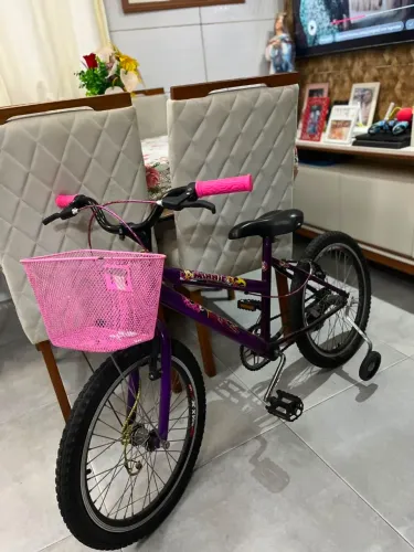 Bicicleta feminina semi nova aro 20