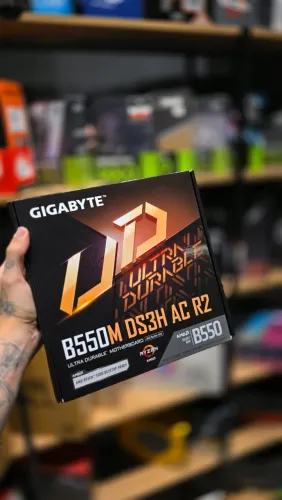 Placa-Mãe Gigabyte B550M DS3H AC R2 - Socket AM4, PCIe 4.0 e Wi-Fi Integrado